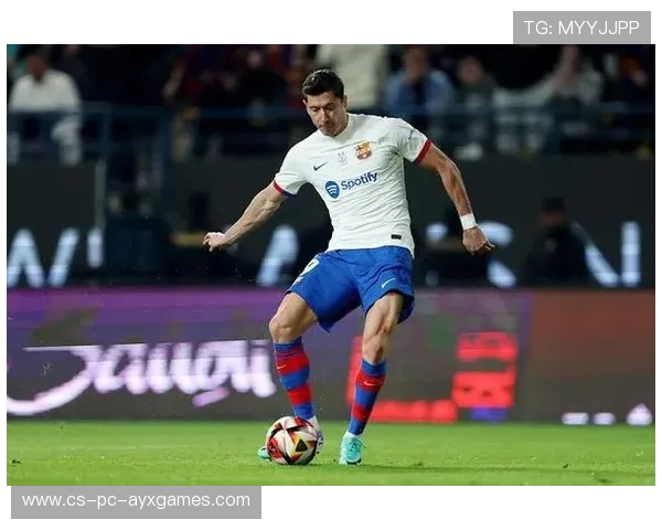 巴萨反击再次成风景,莱万背身分球无比细腻的进攻美学