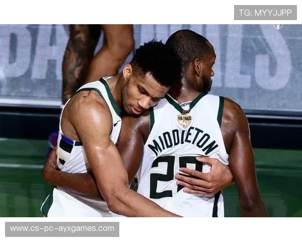 字母哥参与学校体育课示范运动，孩子们兴奋不已