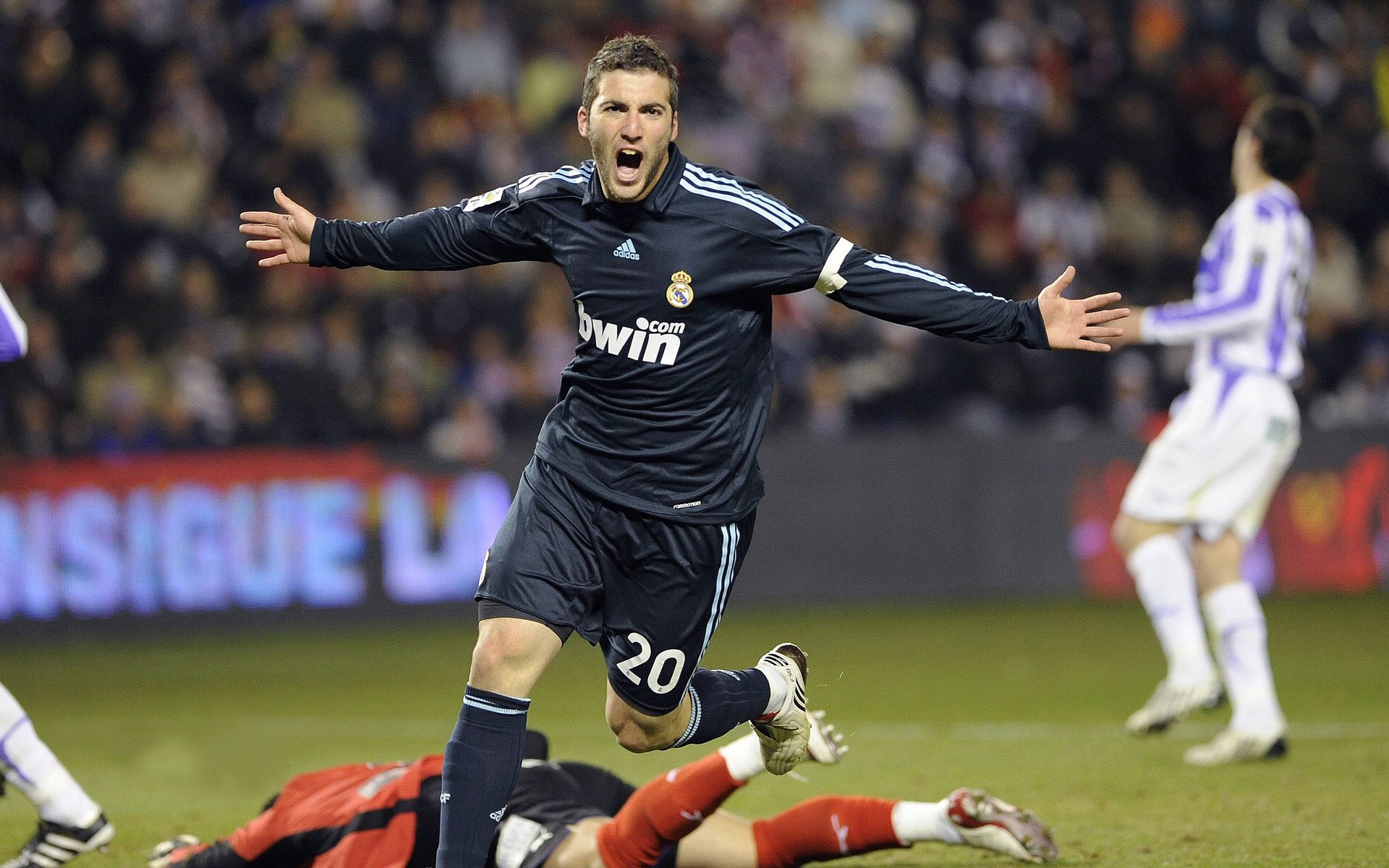 _逆境反弹:赛场上的奇迹逆转瞬间_,逆境中反弹